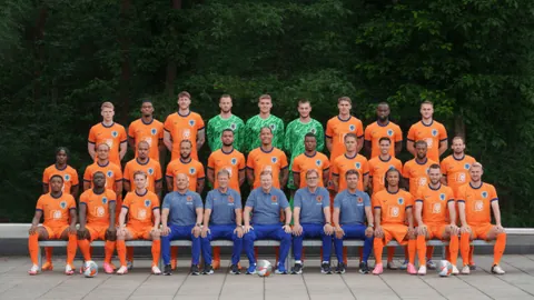 印度乒赛突发鸟粪奇观，许昕闫安笑场，张本智和沉默以对